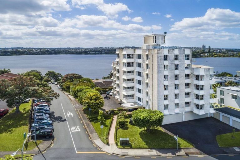 Photo of property in 2b/6 The Promenade, Takapuna, Auckland, 0622