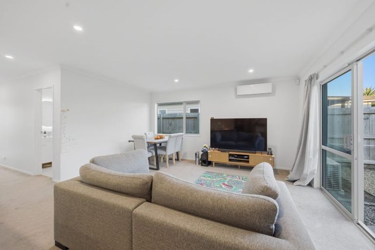 Photo of property in 16 Harore Road, Takanini, 2112