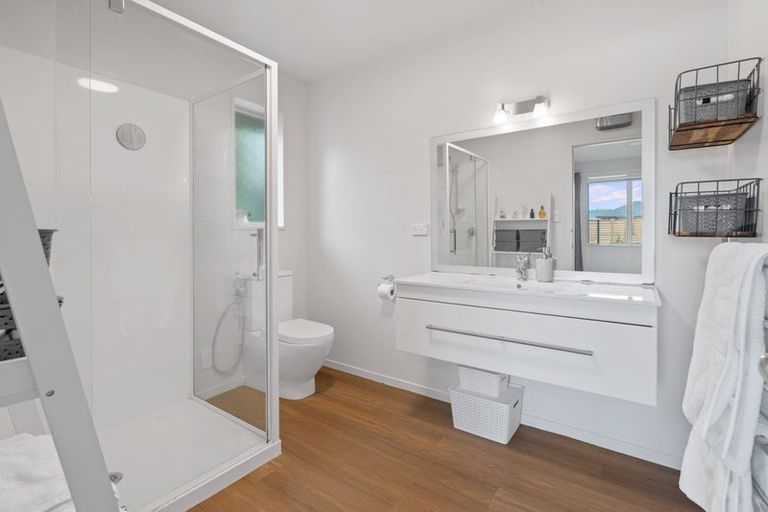 Photo of property in 11 Taggart Place, Sockburn, Christchurch, 8042