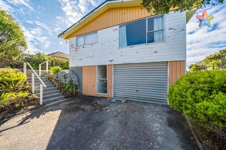 Photo of property in 47 Pekanga Road, Normandale, Lower Hutt, 5010