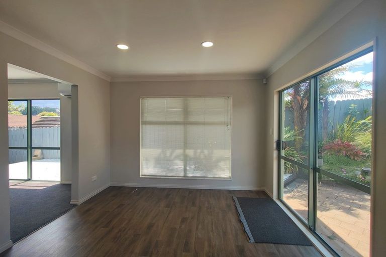 Photo of property in 6 Chadlington Avenue, Henderson, Auckland, 0612