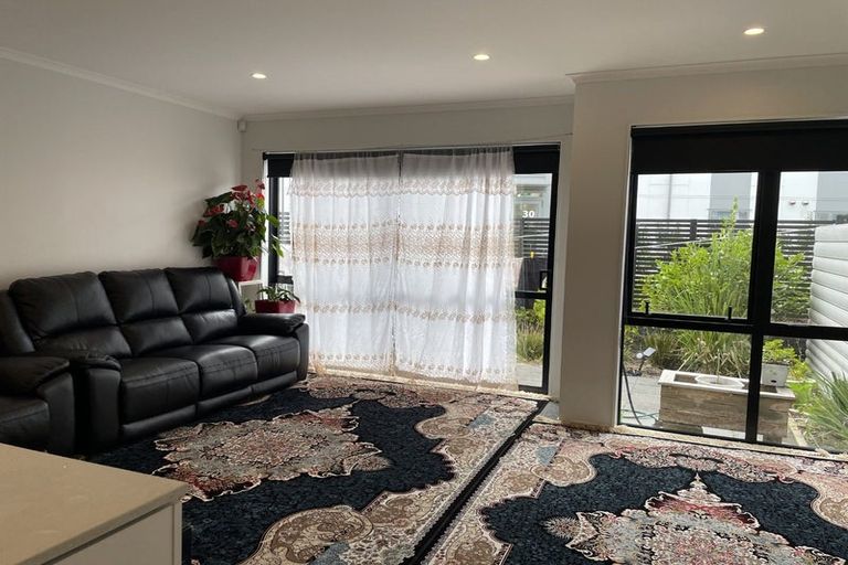 Photo of property in 16 Shortfin Place, Flat Bush, Auckland, 2019