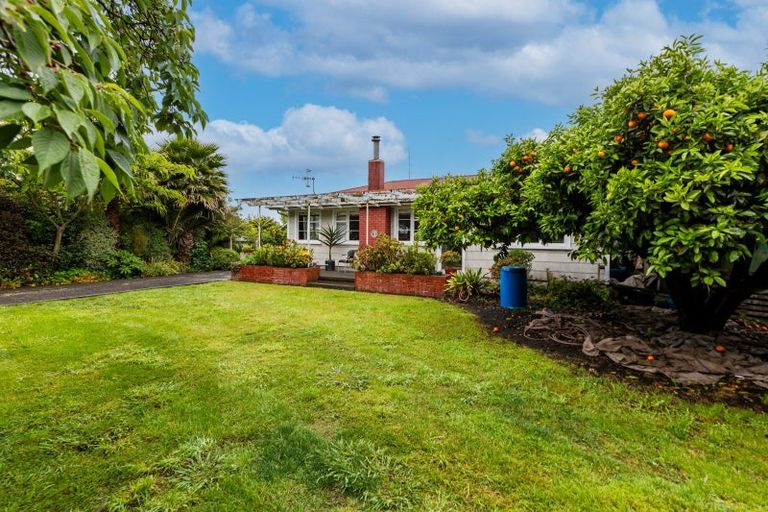 Photo of property in 243 State Highway 2, Clive, 4102