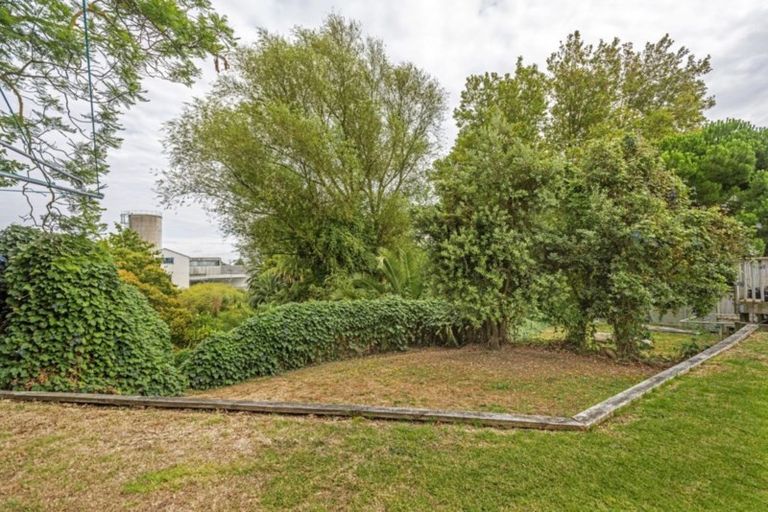 Photo of property in 24 Harris Street, Kaiti, Gisborne, 4010