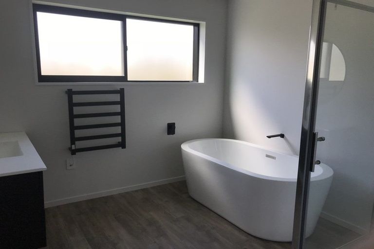 Photo of property in 8 Kahu Close, Wanaka, 9305