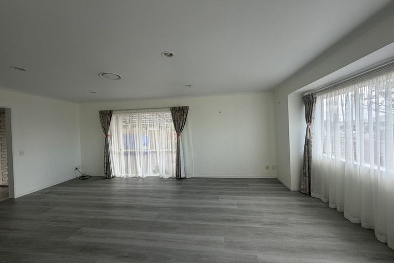 Photo of property in 34 Millhouse Drive, Northpark, Auckland, 2013