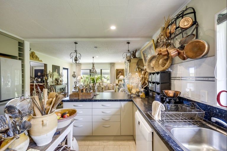 Photo of property in 153 Poraiti Road, Poraiti, Napier, 4182