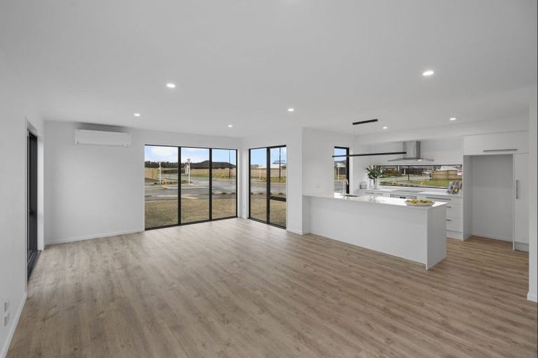 Photo of property in 21 Rosalind Avenue, Darfield, 7571