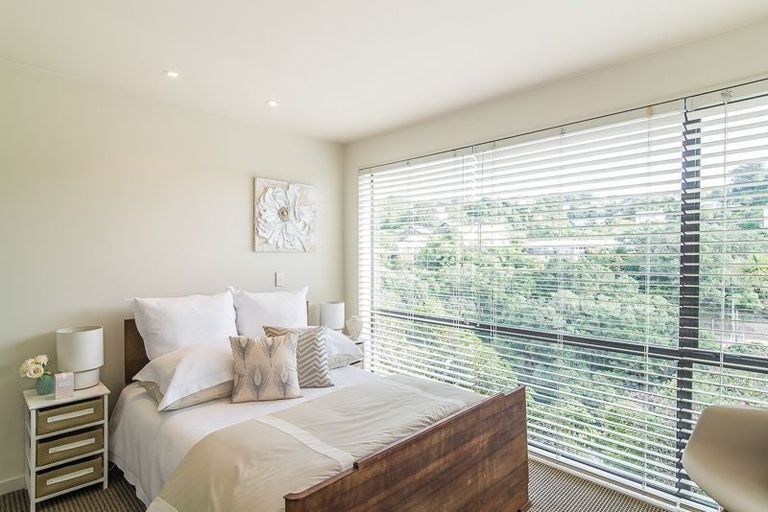 Photo of property in 42 Fairview Crescent, Kelburn, Wellington, 6012