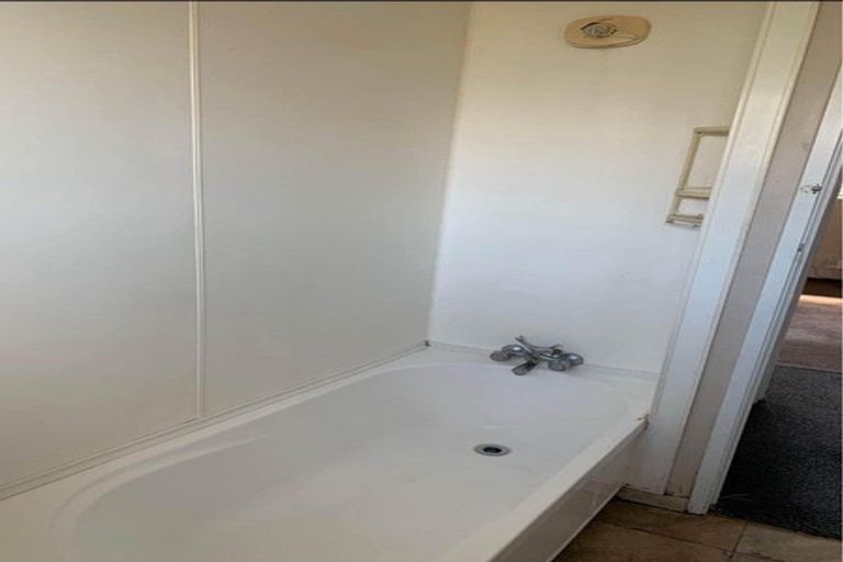 Photo of property in 2/54 Kenderdine Road, Papatoetoe, Auckland, 2025