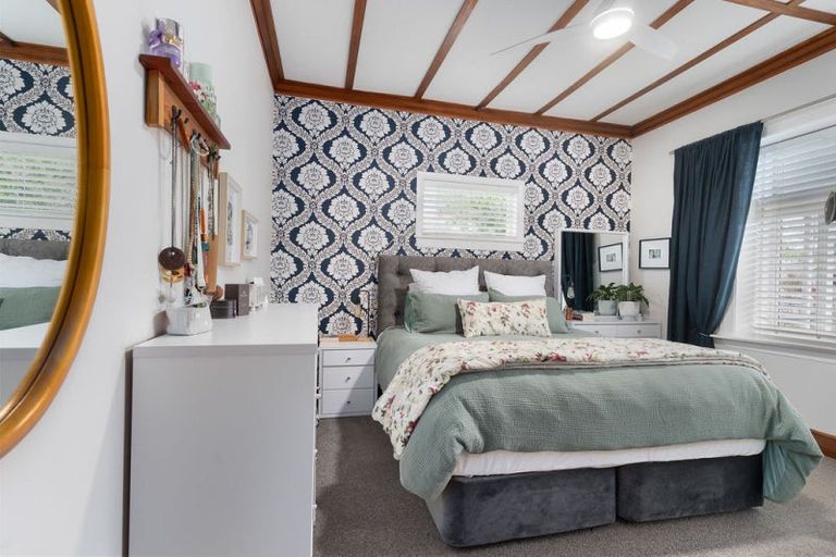 Photo of property in 19 Clifton Avenue, Carterton, 5713