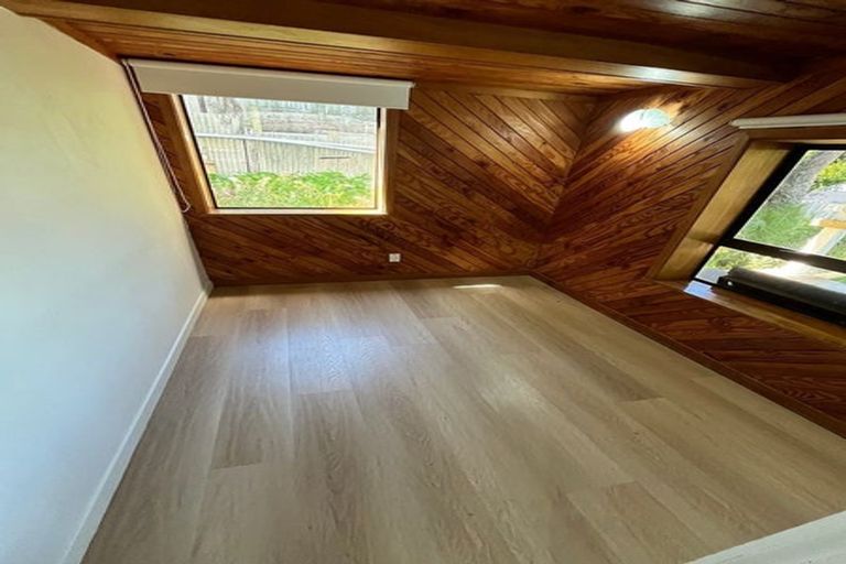 Photo of property in 19 Ferry Parade, Herald Island, Auckland, 0618