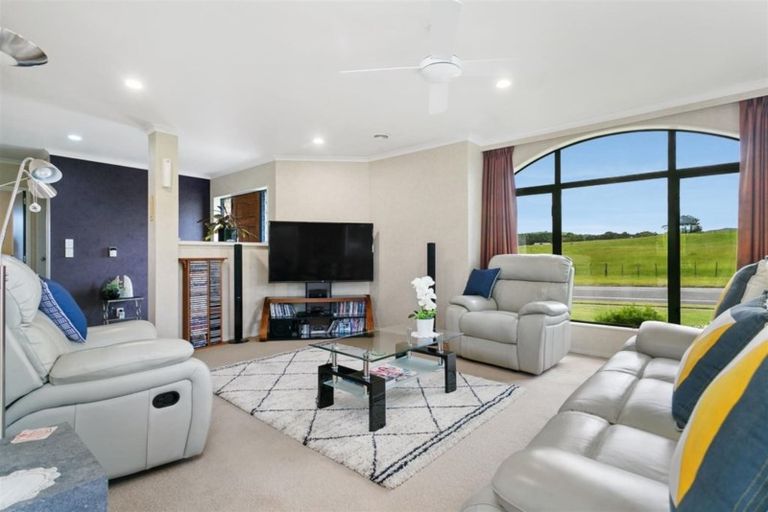 Photo of property in 35 Acacia Bay Road, Nukuhau, Taupo, 3330