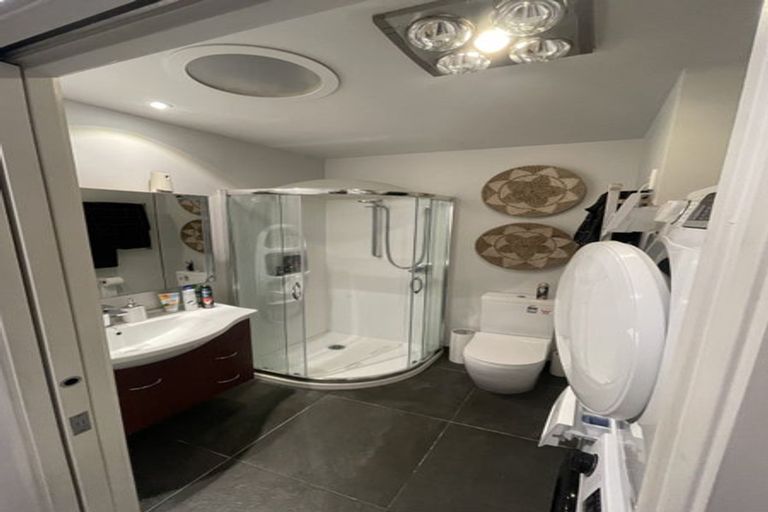 Photo of property in 76 Te Atatu Road, Te Atatu South, Auckland, 0610