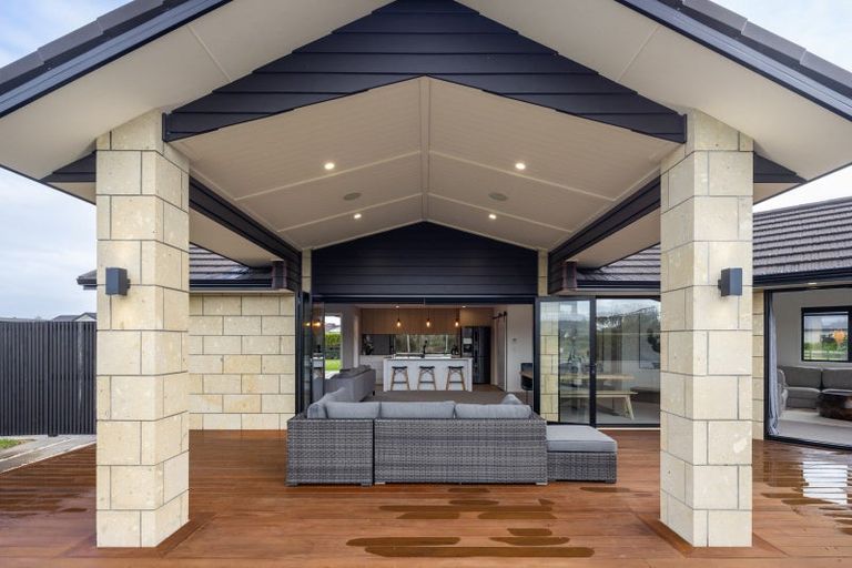 Photo of property in 34 Mike Smith Drive, Cambridge, 3434