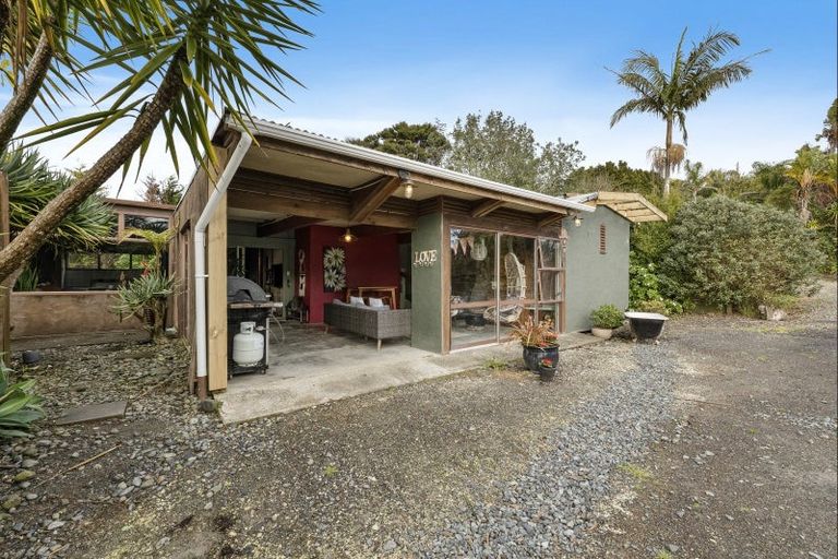 Photo of property in 238 Te Arai Point Road, Te Arai, Wellsford, 0975