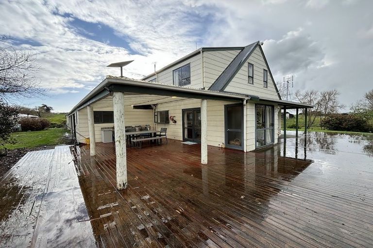 Photo of property in 42 Codlin Road, Waiuku, 2683