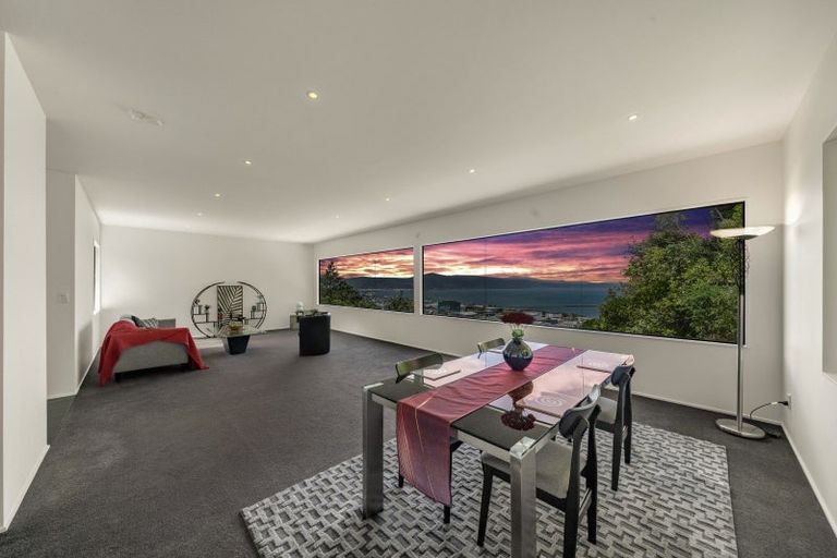 Photo of property in 18 Korokoro Road, Korokoro, Lower Hutt, 5012