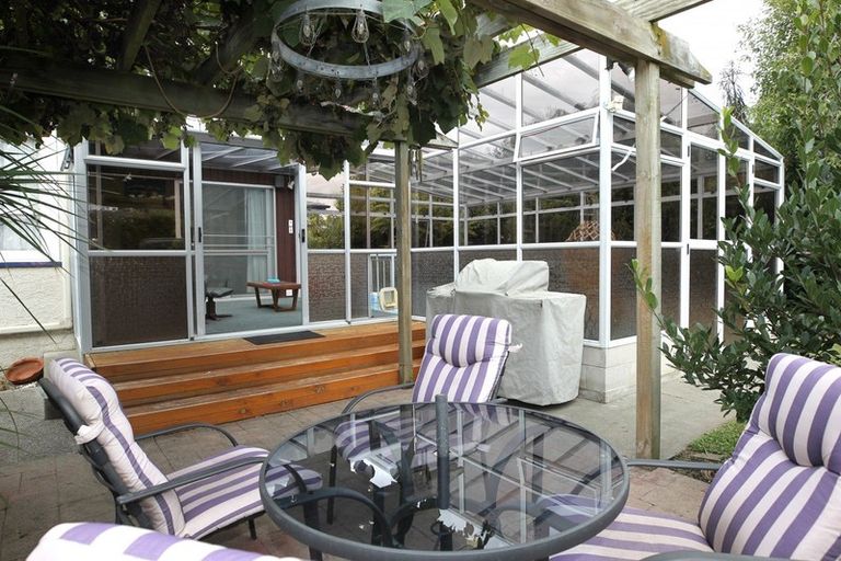 Photo of property in 213 Mcleod Street, Camberley, Hastings, 4120