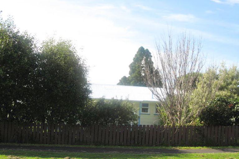 Photo of property in 51 Glenpark Avenue, Frankleigh Park, New Plymouth, 4310