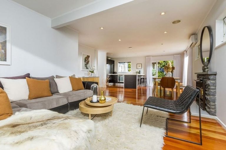 Photo of property in 20 Lynden Avenue, Hillcrest, Auckland, 0627