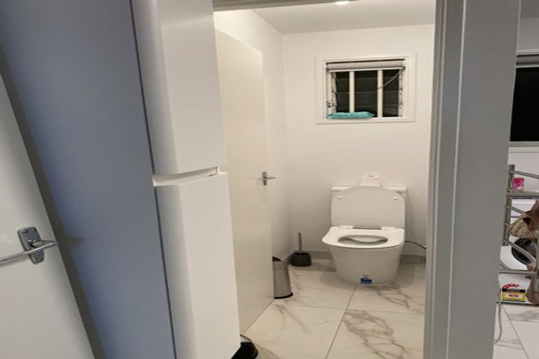 Photo of property in 60-62 Exmouth Road, Northcote, Auckland, 0627