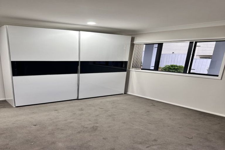 Photo of property in 5 Belleaire Court, West Harbour, Auckland, 0618