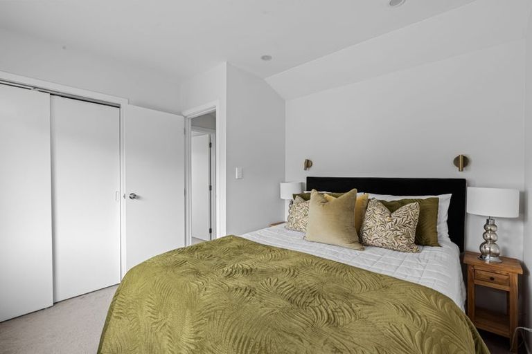 Photo of property in 2/30a Glenvar Road, Torbay, Auckland, 0630