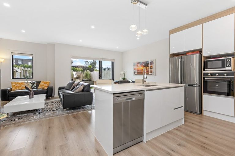 Photo of property in 10b Nellie Drive, Kumeu, 0810