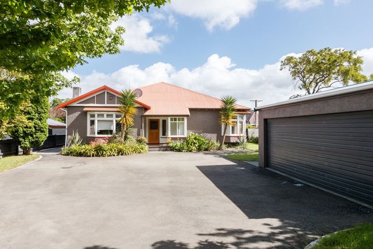 Photo of property in 231 College Street, West End, Palmerston North, 4412