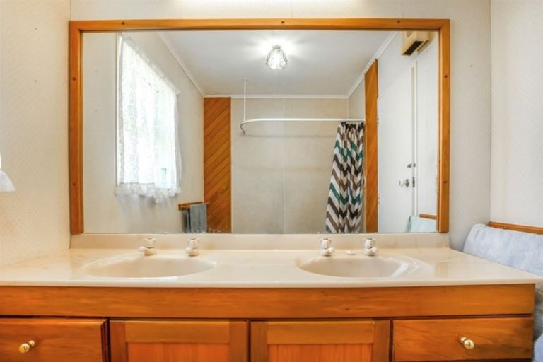 Photo of property in 12 Balliol Drive, Tawa, Wellington, 5028