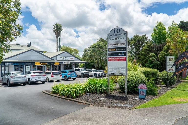 Photo of property in 39b Isobel Road, Greenhithe, Auckland, 0632