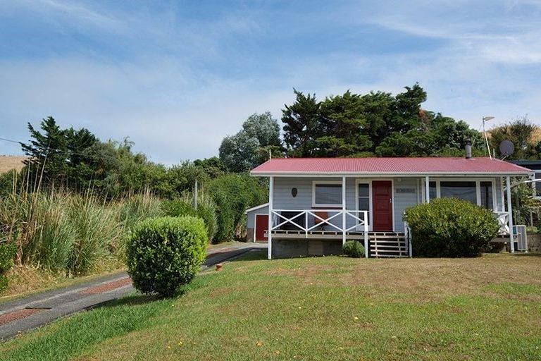 Photo of property in 24 Whangaimoana Beach Road, Whangaimoana, Featherston, 5772
