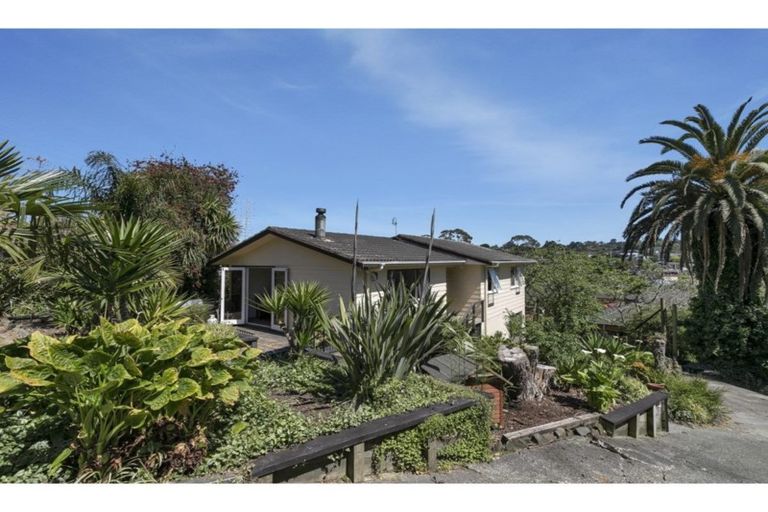 Photo of property in 36 Arlette Place, Massey, Auckland, 0614