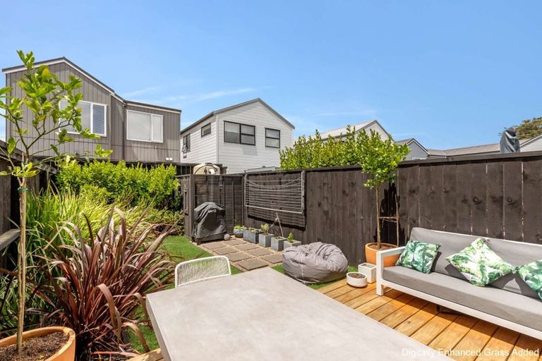 Photo of property in 11 Wai Place, Westgate, Auckland, 0614