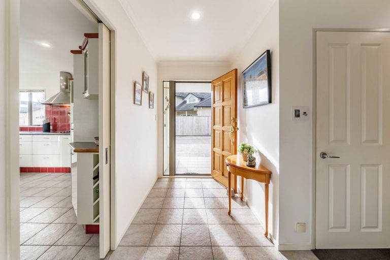 Photo of property in 5 Rosebank Place, Avalon, Lower Hutt, 5011