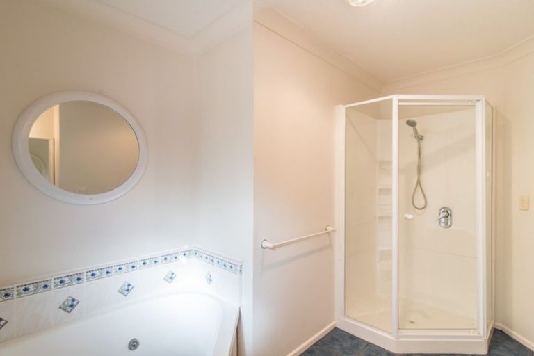 Photo of property in 1 Inverell Place, Waikanae, 5036