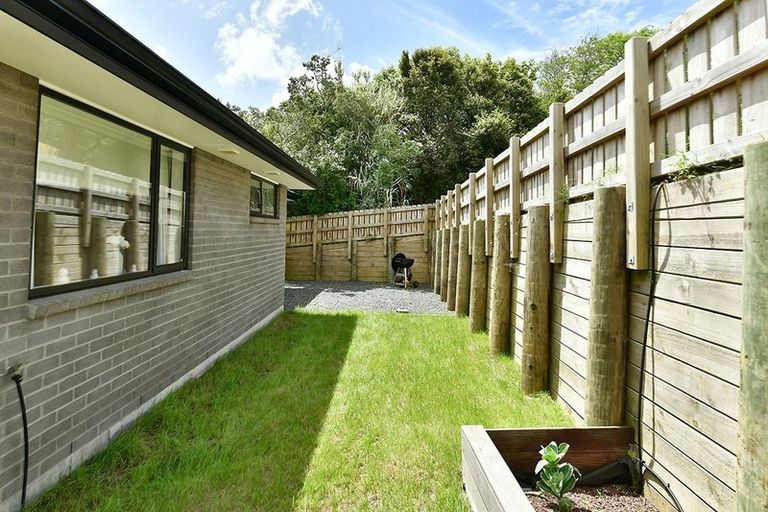 Photo of property in 35 St James Avenue, Helensville, 0800