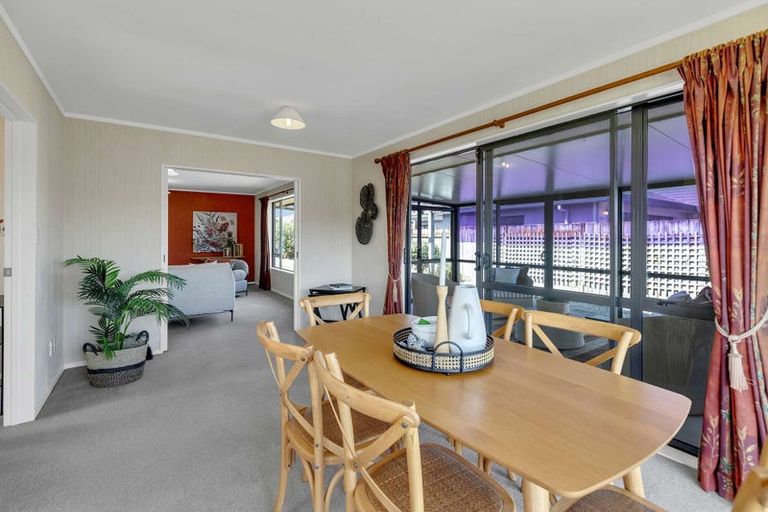Photo of property in 16 Meridian Grove, Kelvin Grove, Palmerston North, 4414