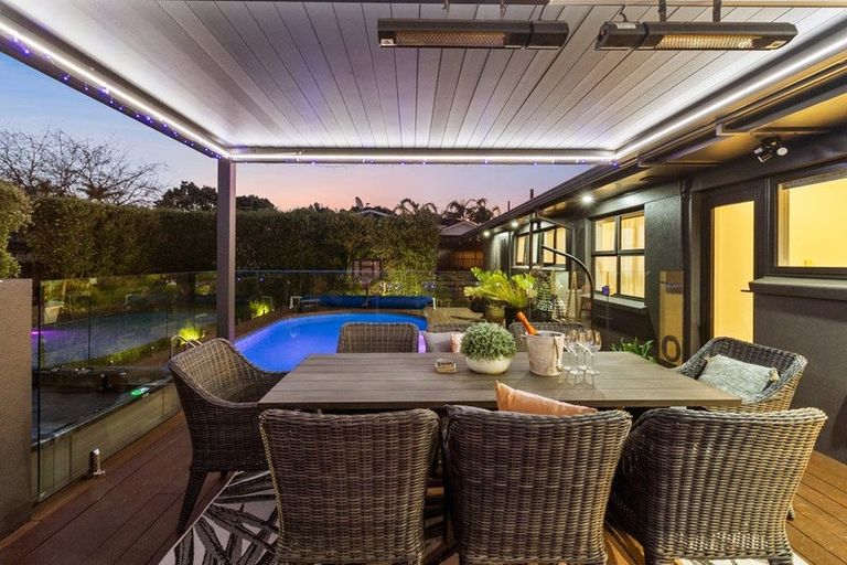 Photo of property in 16 Clyside Avenue, Half Moon Bay, Auckland, 2012