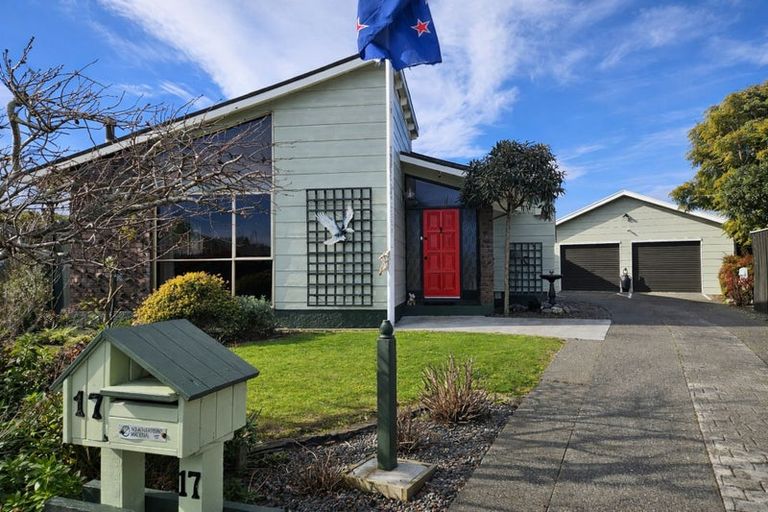 Photo of property in 17 Akepiro Place, Tawhero, Whanganui, 4501