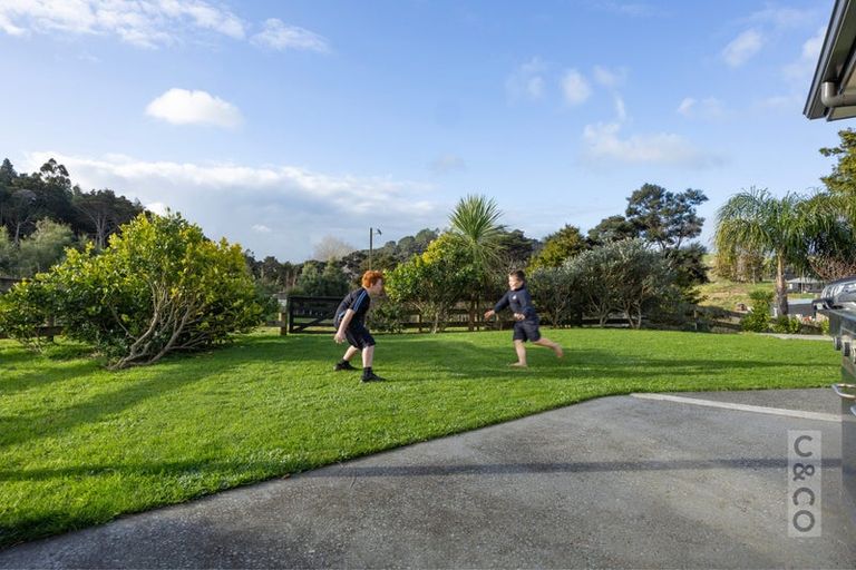 Photo of property in 188 Mcpike Road, Waimauku, 0883