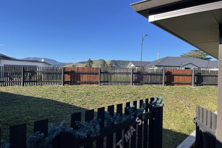 Photo of property in 8 Coppermine Crescent, Brightwater, 7022