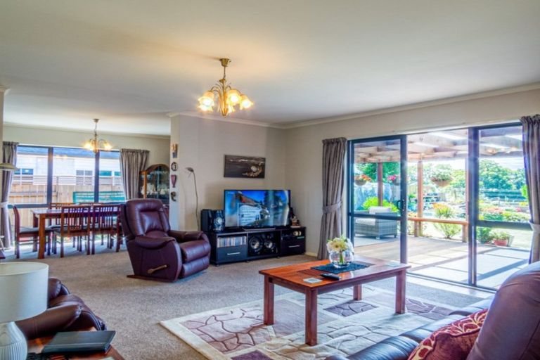 Photo of property in 35 Edgewater Grove, Whakatane, 3120