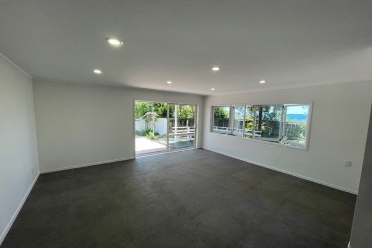 Photo of property in 61 Parr Terrace, Castor Bay, Auckland, 0620