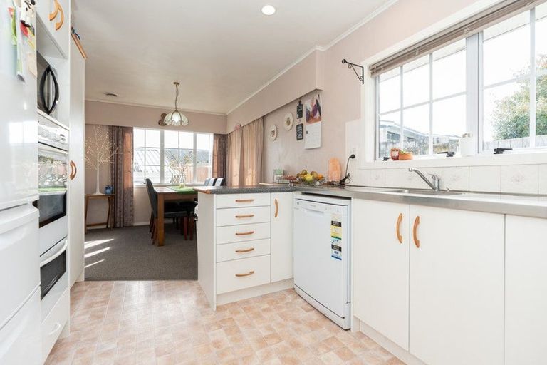 Photo of property in 14 Thode Place, Nawton, Hamilton, 3200