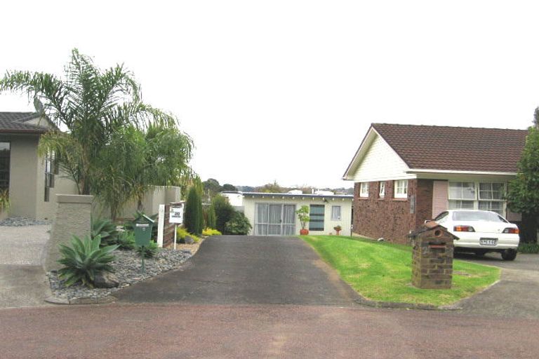 Photo of property in 18 Ganymede Place, Half Moon Bay, Auckland, 2012