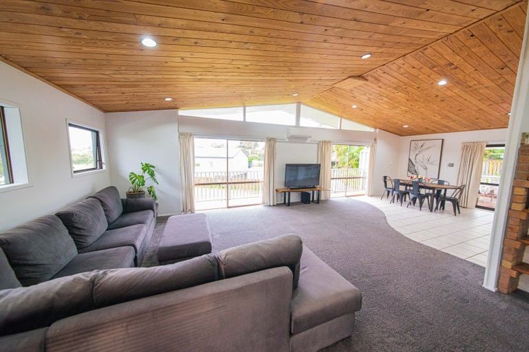Photo of property in 5 John Street, Raglan, 3225