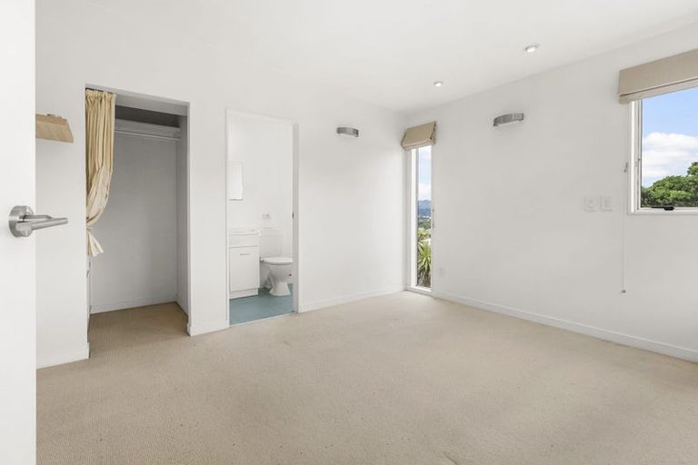 Photo of property in 85a Nevay Road, Miramar, Wellington, 6022