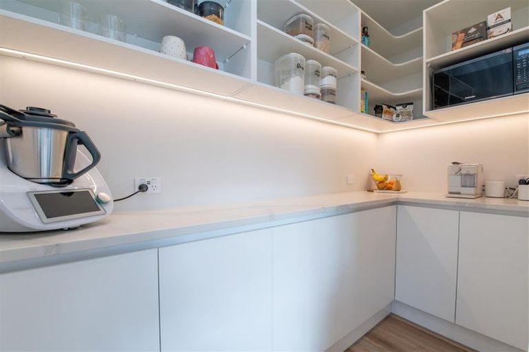 Photo of property in 43 Great West Road, Matipo Heights, Rotorua, 3015